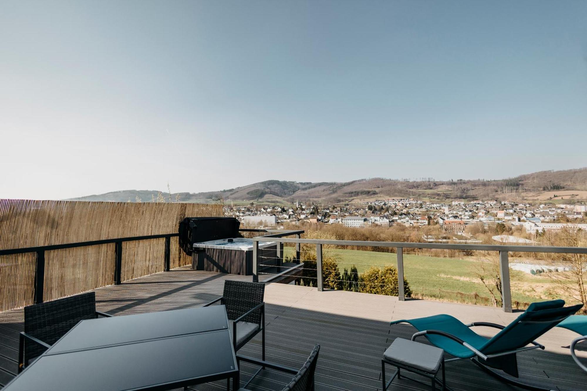 Traumwohnung Mit Sauna, Whirlpool & Wunderschoener Aussicht Плеттенберг Экстерьер фото