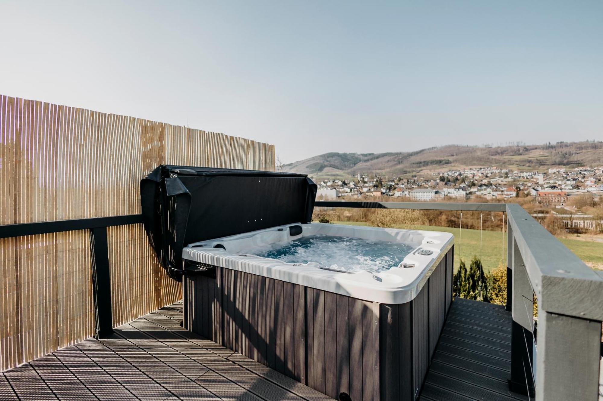 Traumwohnung Mit Sauna, Whirlpool & Wunderschoener Aussicht Плеттенберг Экстерьер фото
